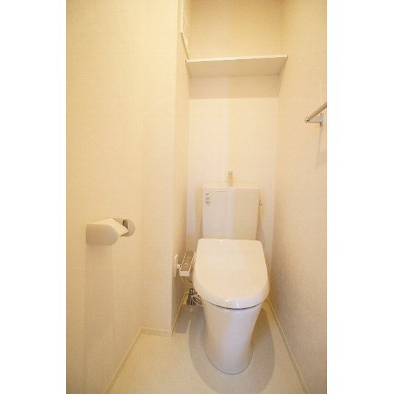 トイレ　※同仕様、別の部屋の写真です