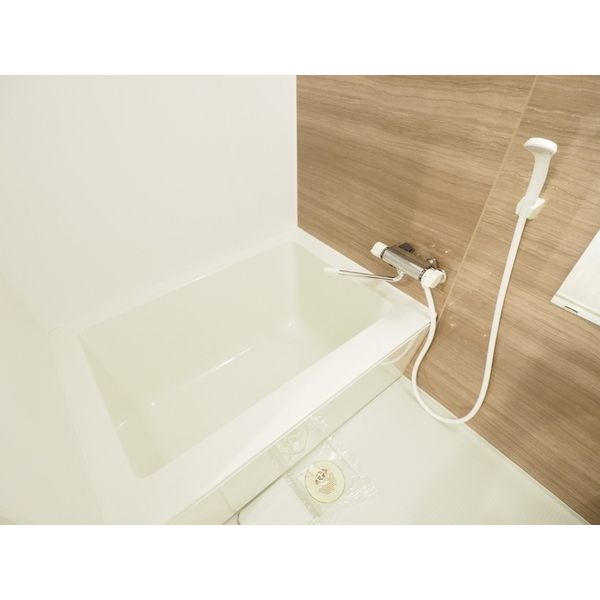 バス・シャワールーム　※写真は同じマンションの違う部屋のものになります。