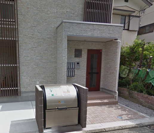 エントランス　オートロック付きのエントランス♪