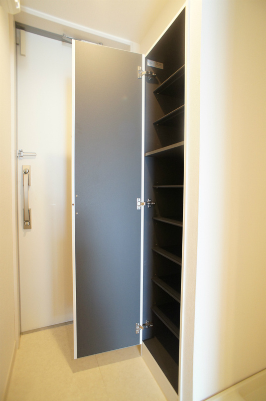 玄関　大型シューズボックス付きで広々♪