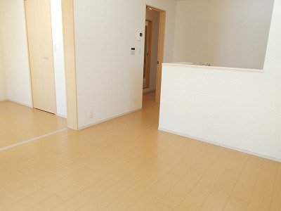 居室・リビング　こちらの居間で趣味の時間をお楽しみください