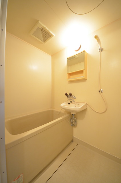 バス・シャワールーム　★ゆったりとしたバスルームで癒しのひと時を…★