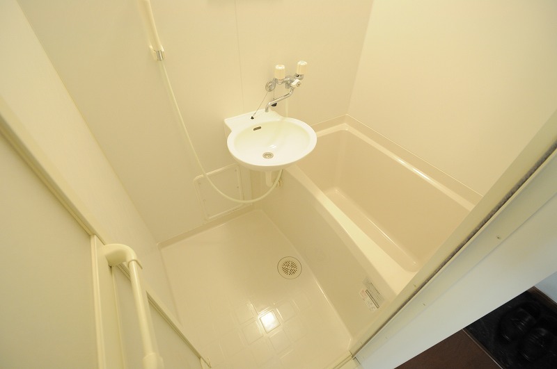 バス・シャワールーム　給湯設備付き