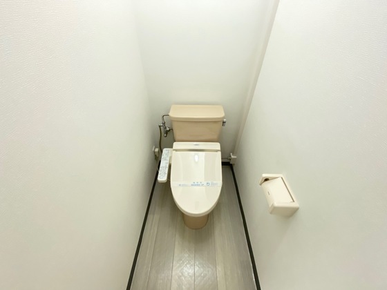 トイレ　※別の部屋の写真です