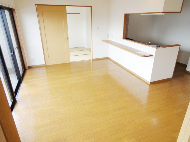 居室・リビング　同物件別号室