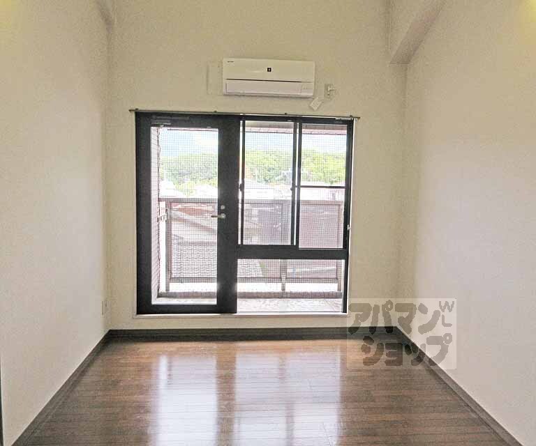 居室・リビング　広々とした洋室７帖です