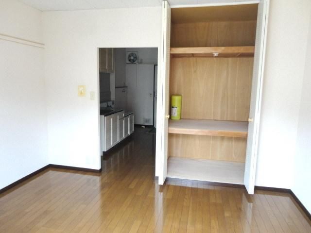 その他部屋・スペース　★キレイな形の洋室★