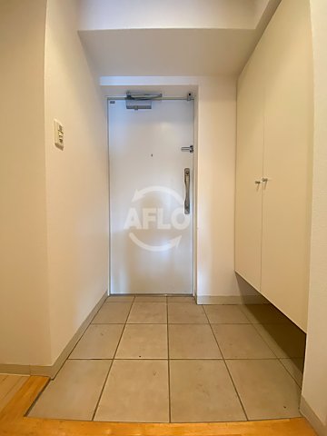 玄関　ドゥーエ森ノ宮　玄関