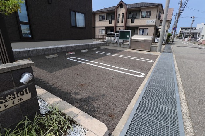 駐車場　2台目もお気軽にお問合せください♪