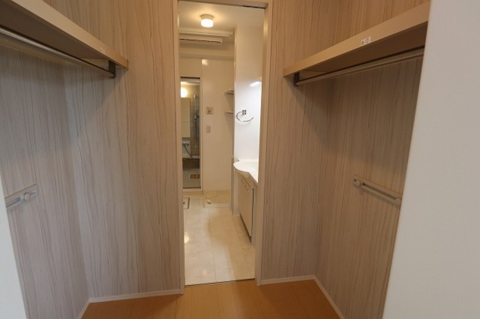 収納　ウォークスルークローゼットで家事動線スムーズ♪