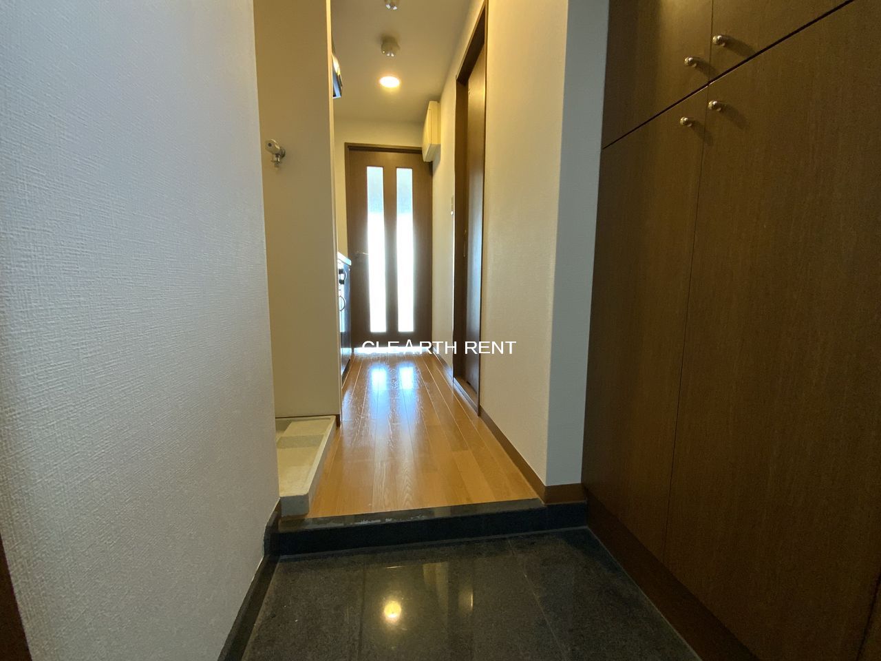 玄関　人感センサー照明付き