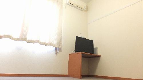 居室・リビング　2Fの床面は、カーペット敷き