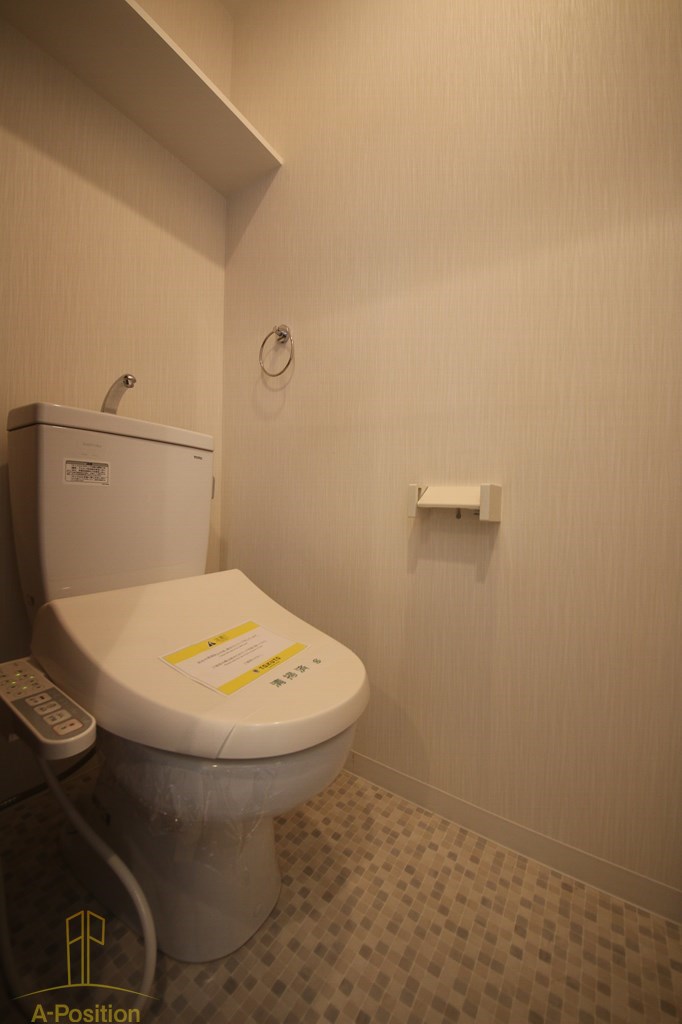 トイレ　ウインズコート今福西