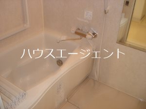 バス・シャワールーム　綺麗なお風呂でリラックスできそうです。※参考画像