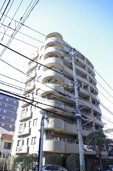 建物外観　タイル張りの綺麗な建物です
