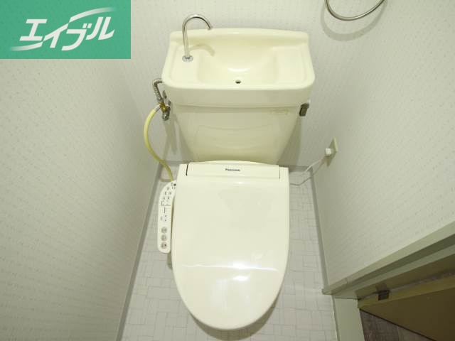 トイレ　温水洗浄便座