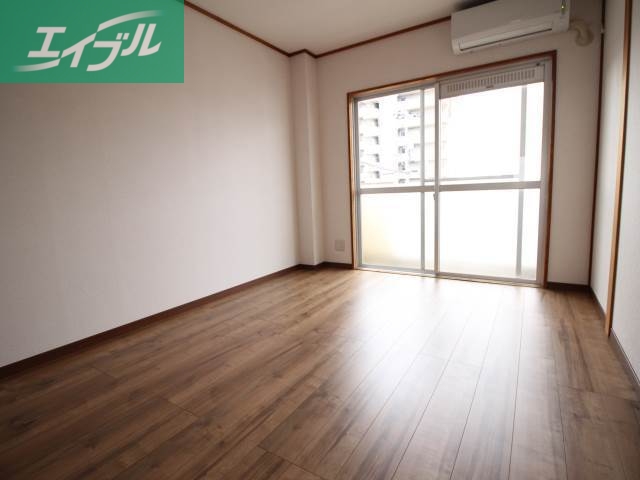 居室・リビング　内装リフォーム済み