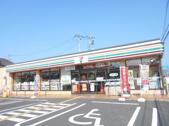 コンビニ　セブン-イレブン春日部中央６丁目店（コンビニ）まで401m