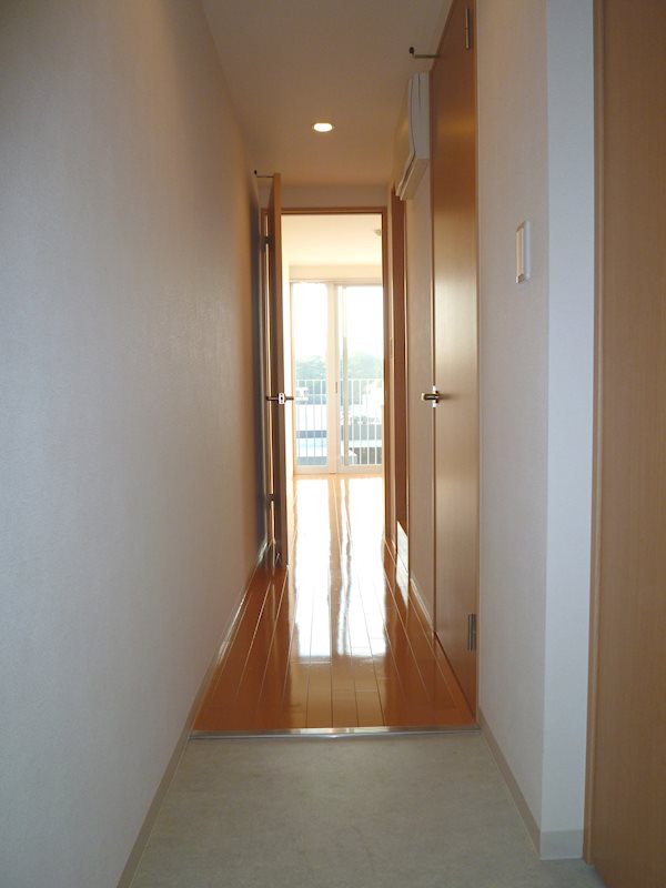 居室・リビング　掲載写真は同物件、他の室内参考画像です