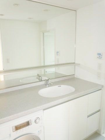 洗面設備　★毎日の身だしなみをココで★