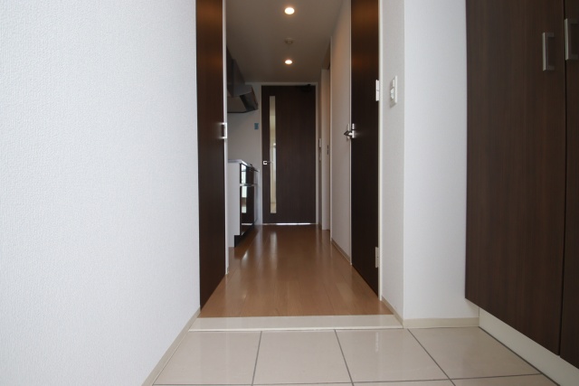 玄関　※別室の参考写真の為、現況優先です。