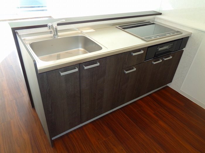 キッチン　同物件別部屋参考写真です