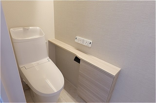 トイレ　温水洗浄暖房便座のトイレ