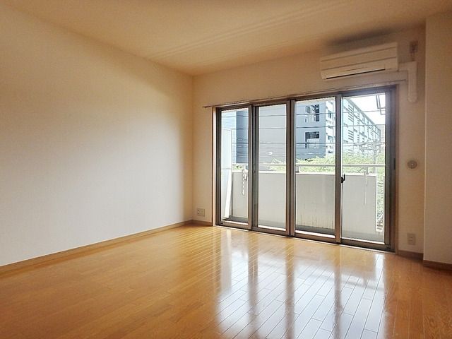 居室・リビング　★洋室8帖★
