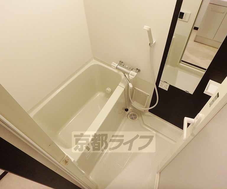 バス・シャワールーム　追い炊き付き浴室。
