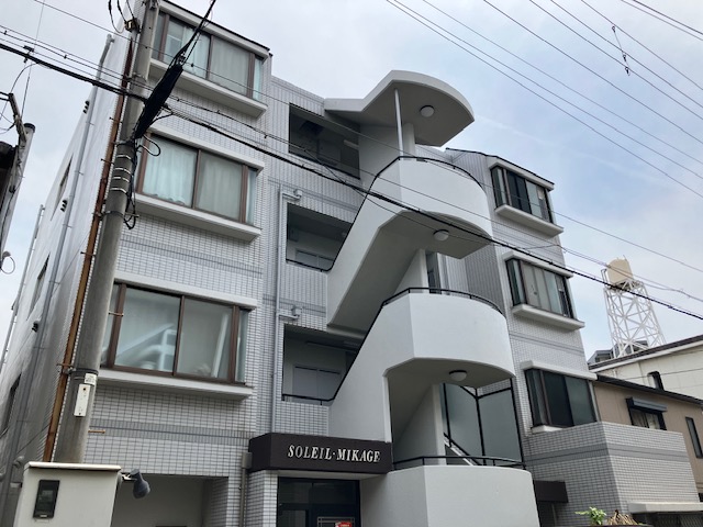 建物外観　オートロック付きのマンションです