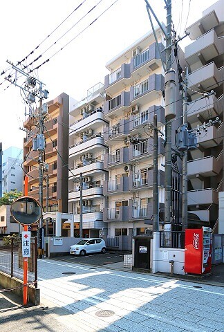 建物外観　最寄り駅から徒歩3分のマンションです