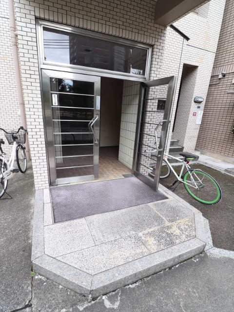 エントランス　エレベーター