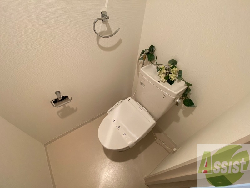 トイレ　トイレです。ウォシュレット付を探している方、おすすめです。