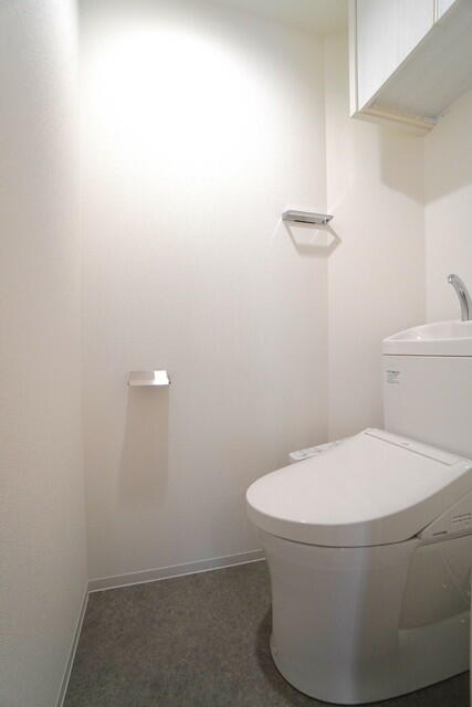 トイレ　※写真は同タイプ住戸です。