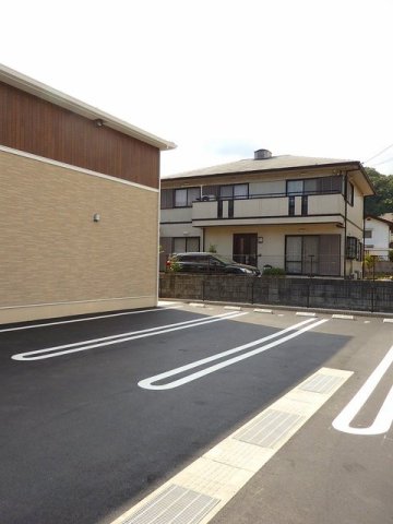 駐車場　車をお持ちの方に嬉しい駐車場付きの物件です
