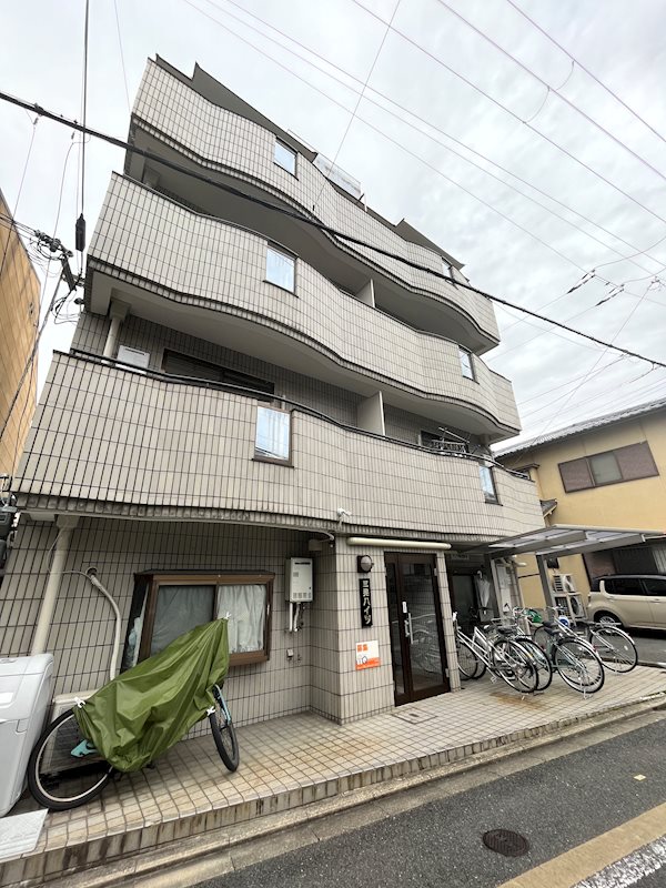 三晃ハイツの外観写真
