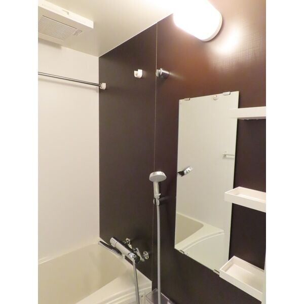 バス・シャワールーム　※写真は同タイプ住戸です。
