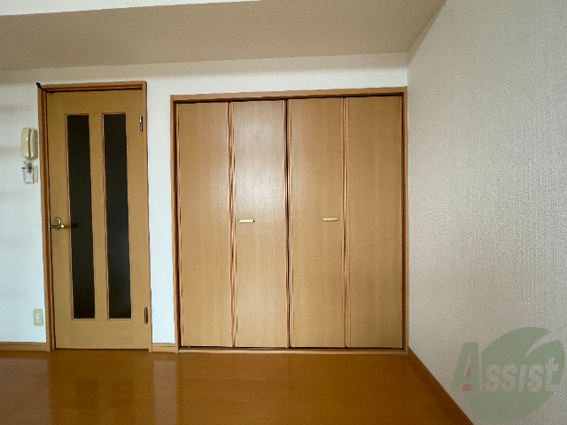 収納　収納は扉が大きく、とても使いやすそうですね。