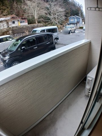 バルコニー　お洗濯にも便利なバルコニー付き