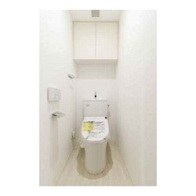 トイレ　※写真は同タイプ住戸です。