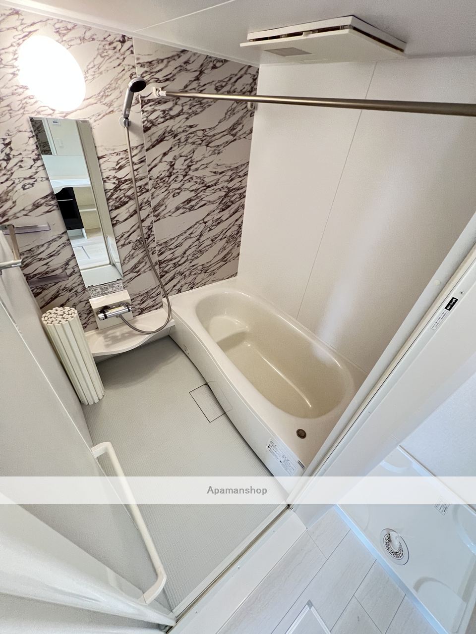 バス・シャワールーム　※同物件、別部屋になります。