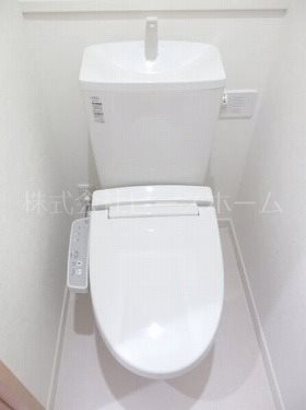 トイレ　※別号室参考写真