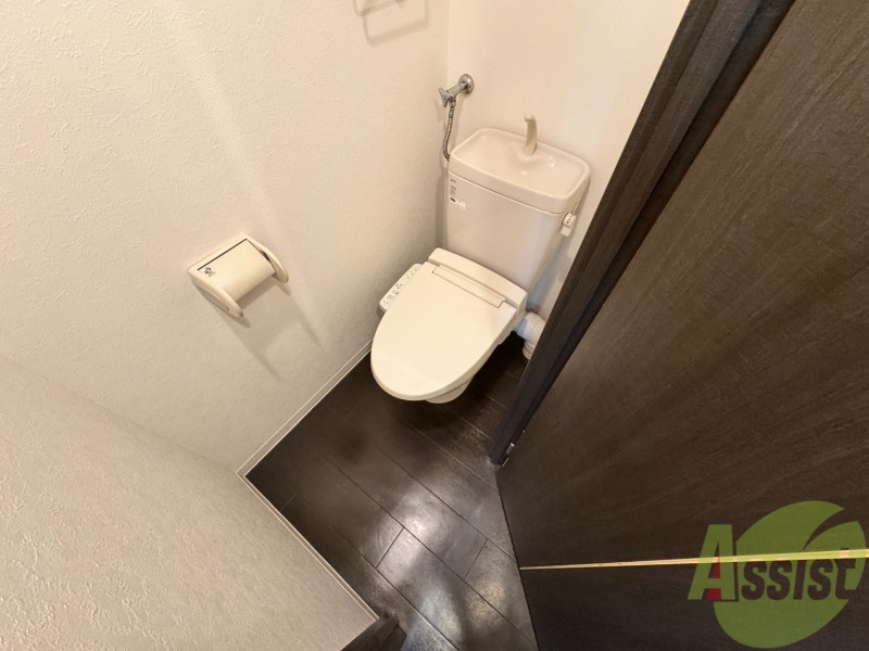 トイレ　こちらはトイレです。清潔感があり、安心して使用できます。