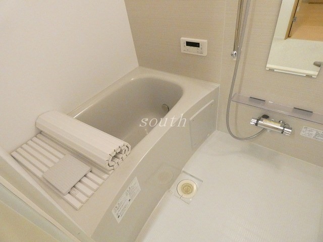 バス・シャワールーム　浴室乾燥機付きのお風呂