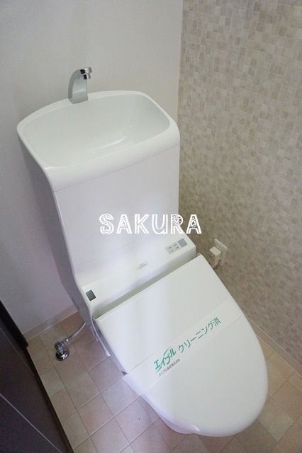 トイレ　落ち着いた色調のトイレです♪
