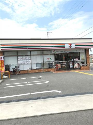 コンビニ　セブンイレブン（コンビニ）まで1623m