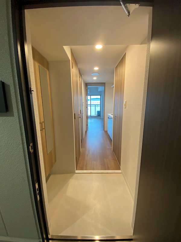 玄関　※別のお部屋の写真ですが参考までに