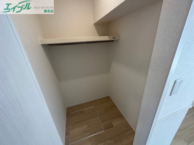 収納　同型反転タイプ画像