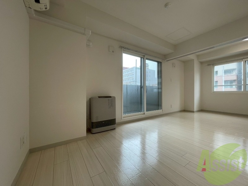 居室・リビング　広くてキレイなお部屋が広がっていて、充実した生活が送れそう。