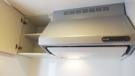 その他設備　キッチン上部に収納有ります